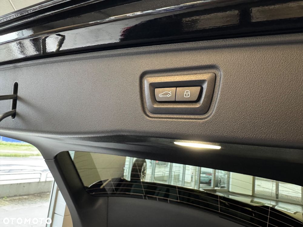 BMW Seria 5 520d xDrive - 22