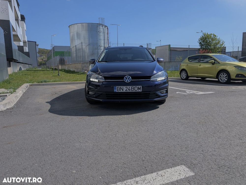 Volkswagen Golf - 2
