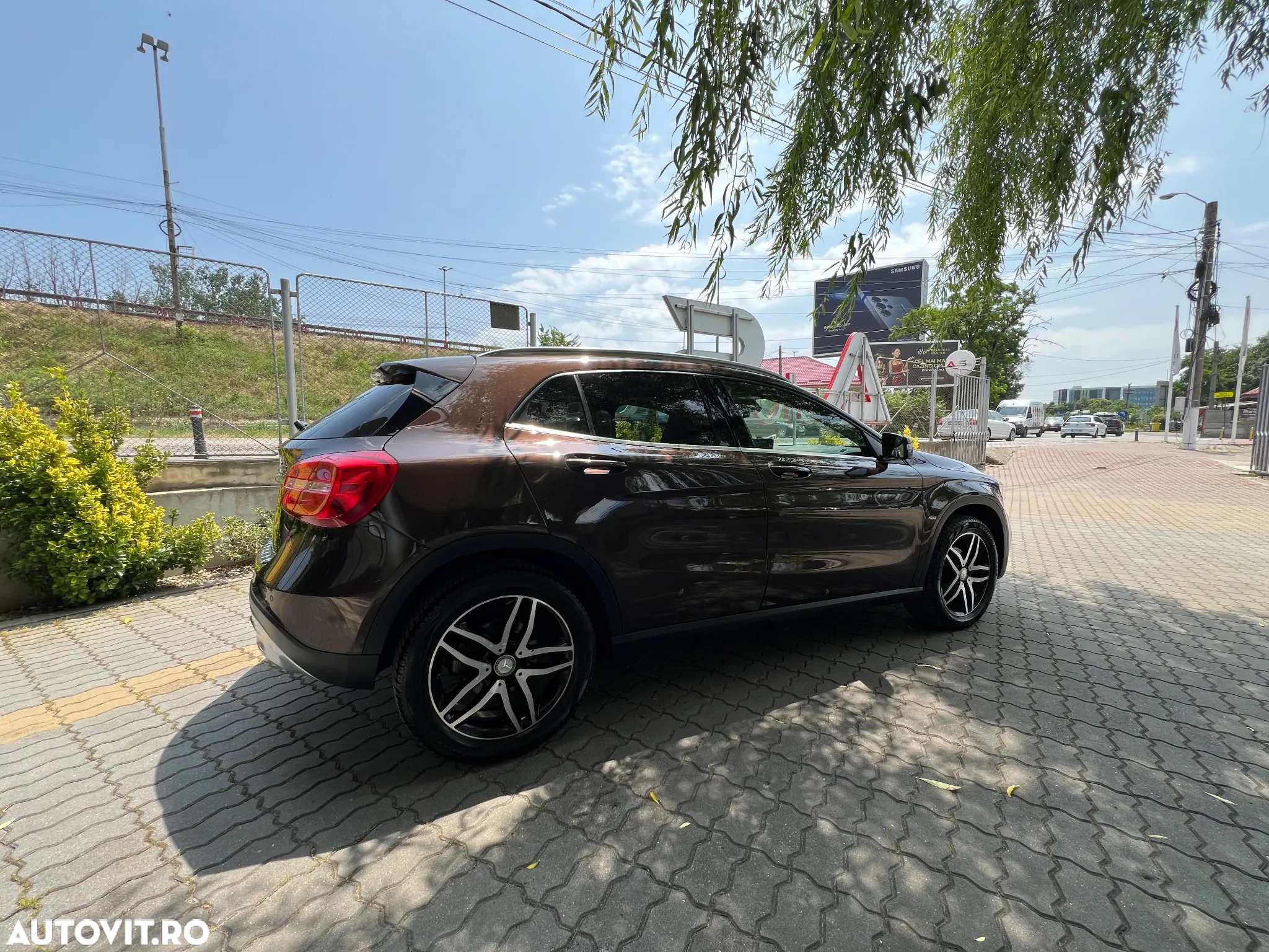 Mercedes-Benz GLA 200 (CDI) d 4Matic 7G-DCT Urban - 15