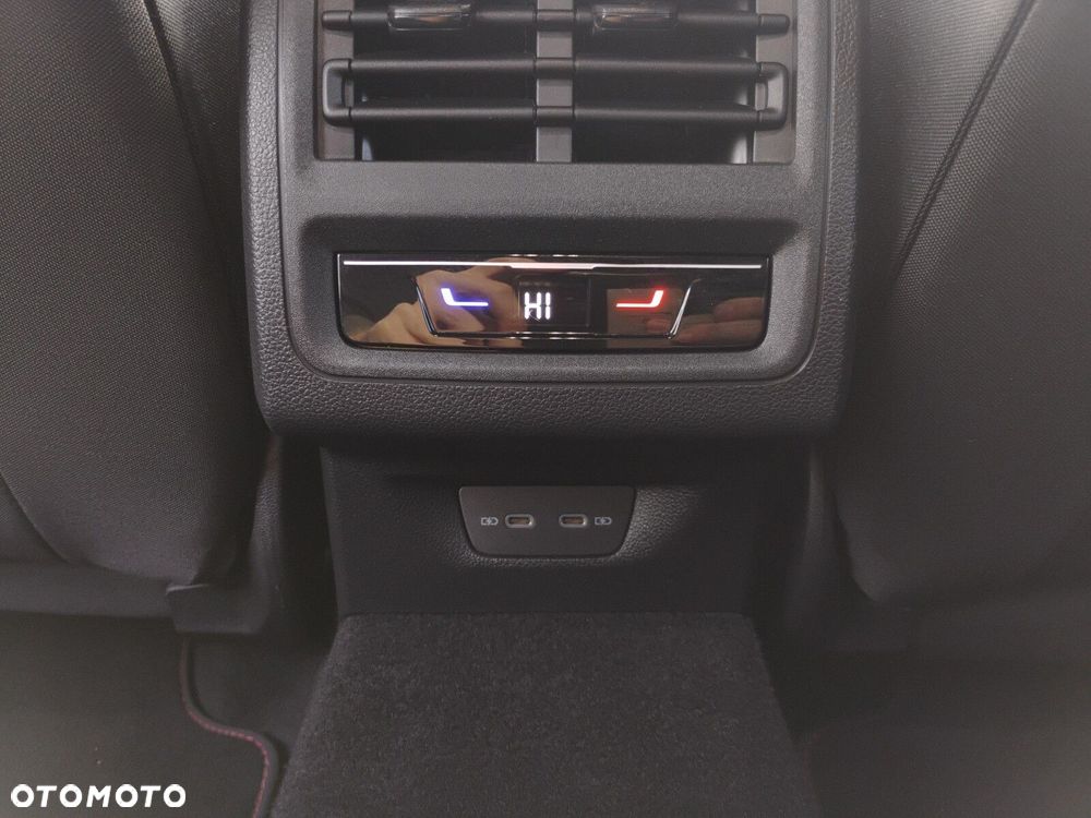 Volkswagen Golf - 33