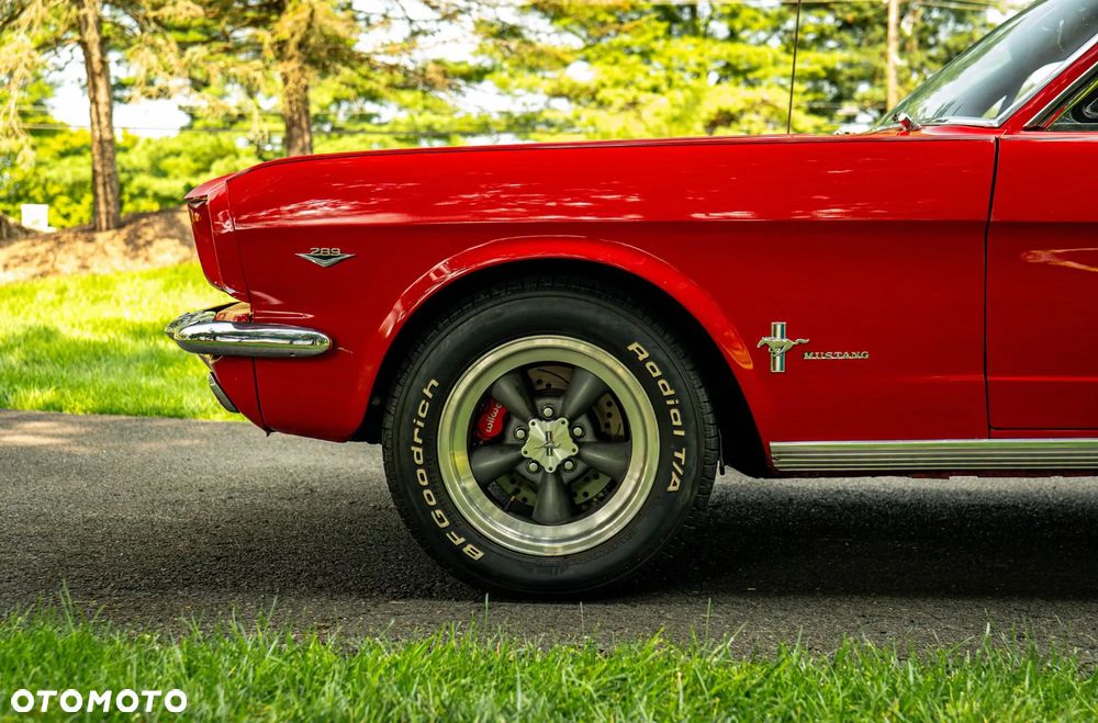 Ford Mustang - 6