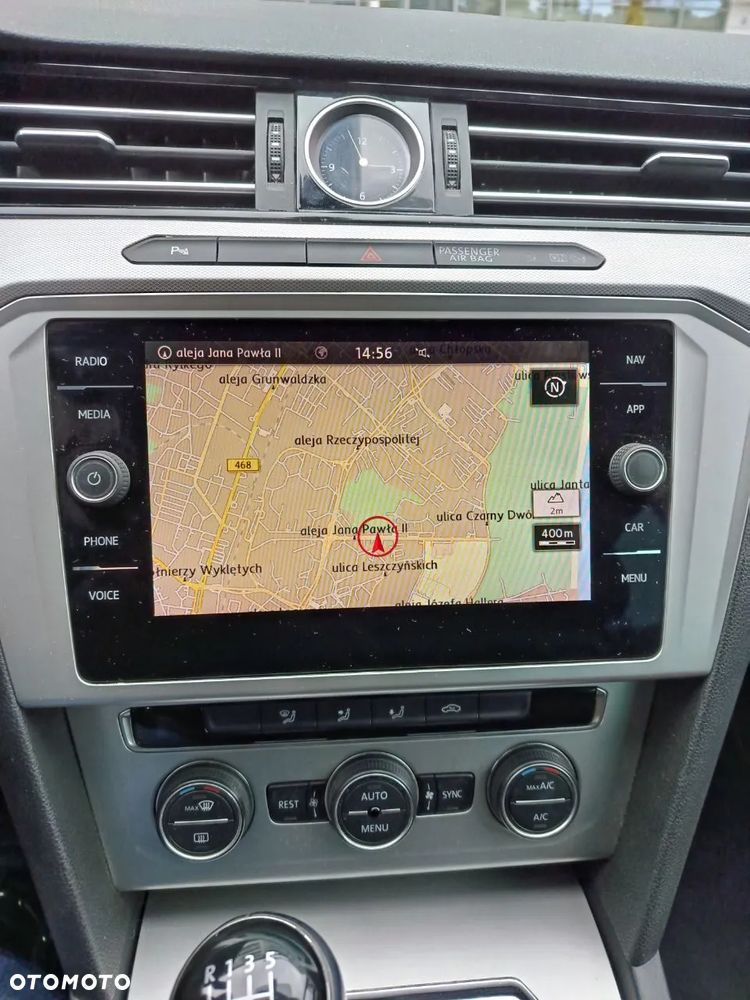 Volkswagen Passat Variant 1.6 TDI (BlueMotion Technology) Comfortline - 8