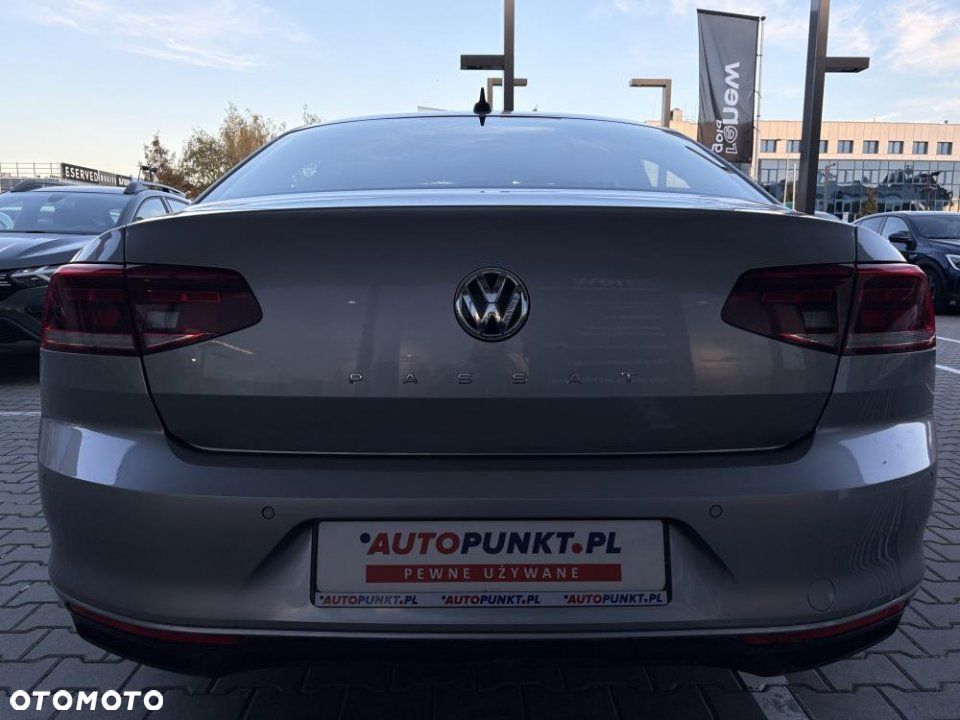 Volkswagen Passat - 24