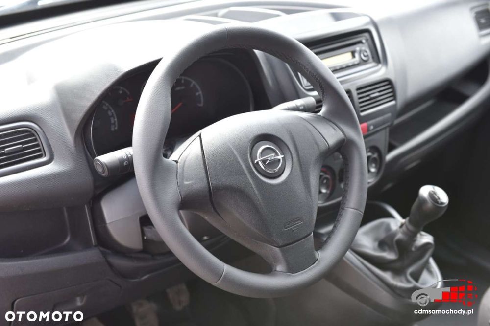 Opel COMBO - 17
