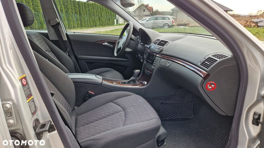 Mercedes-Benz Klasa E 200 Kompressor Automatik Classic - 9