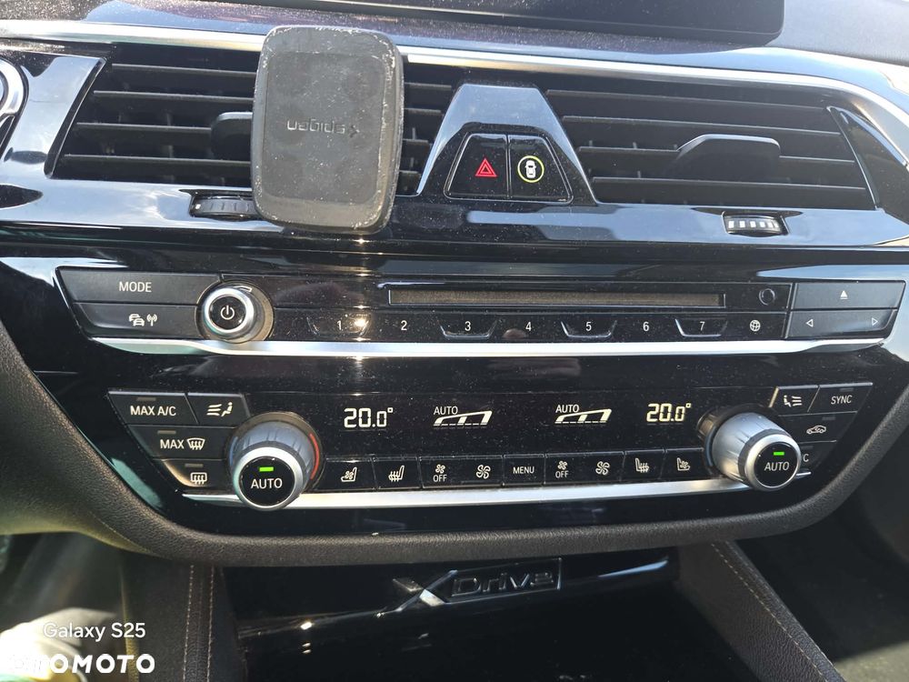 BMW Seria 5 530i xDrive Sport Line - 7