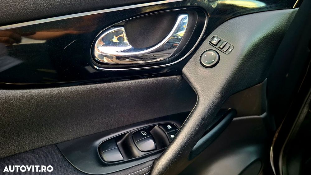 Nissan Qashqai 1.5 DCI N-Connecta - 12