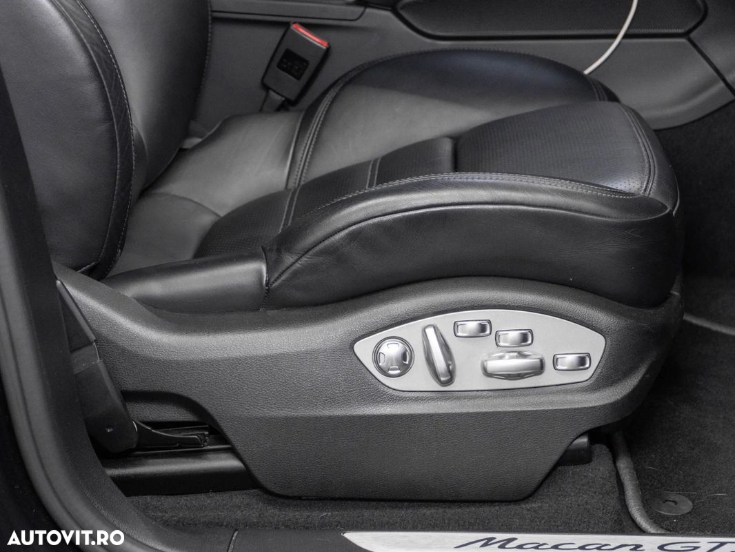 Porsche Macan - 31