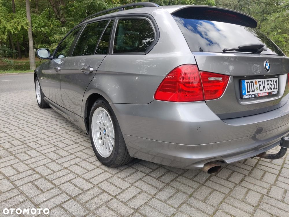 BMW Seria 3 318i Touring Edition Exclusive - 14