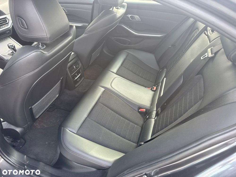 BMW Seria 3 320d Sport Line sport - 26