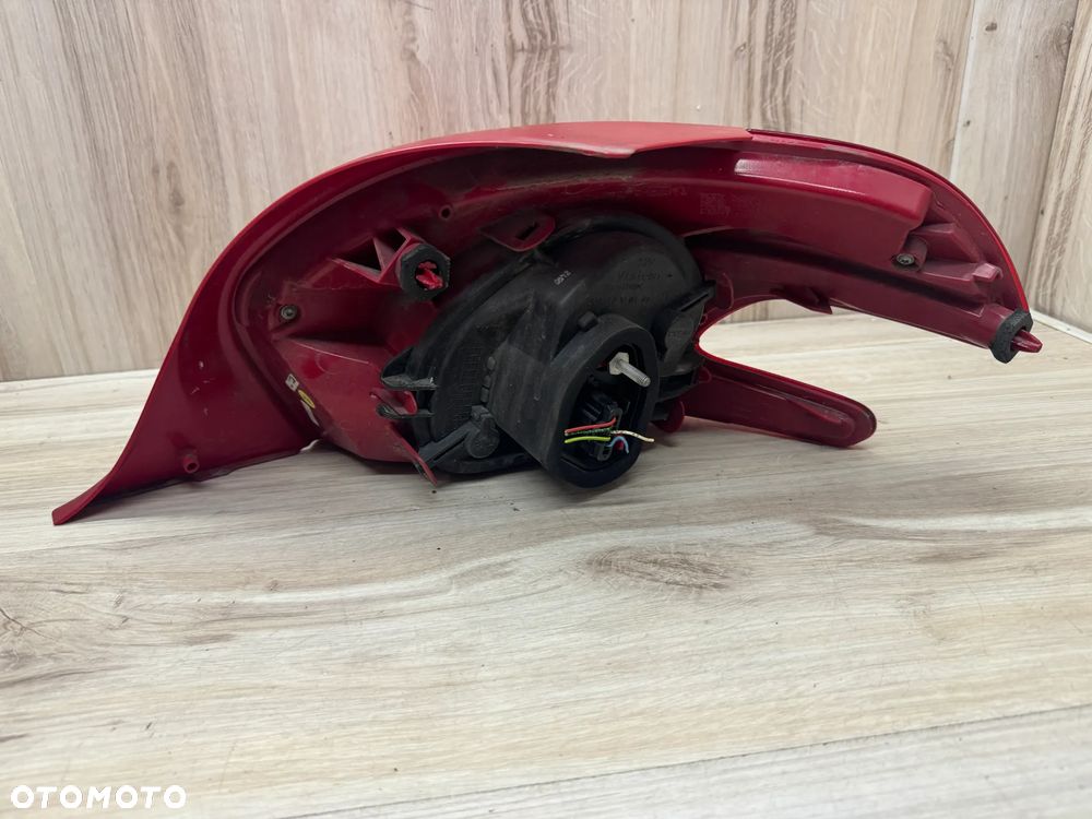 Lampa tylna lewa Peugeot 208 Europa - 2
