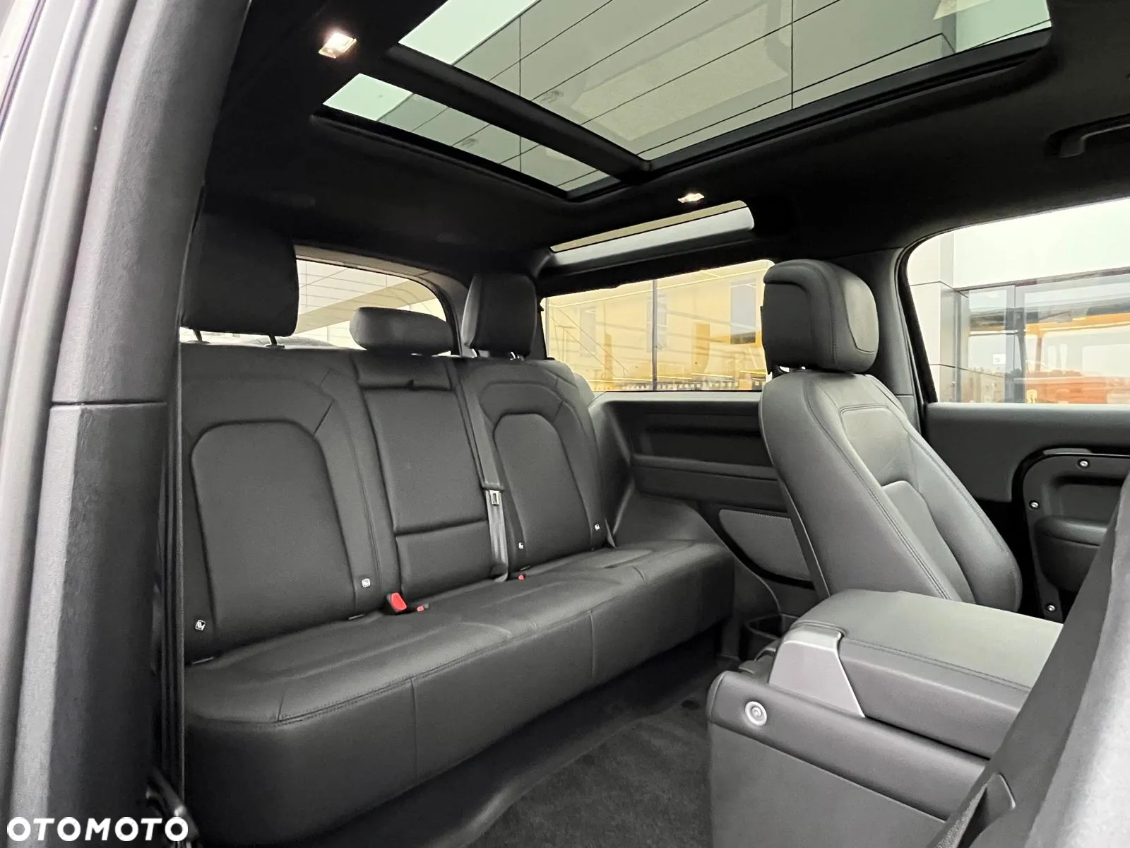 Land Rover Defender 90 5.0 P525 V8 - 10