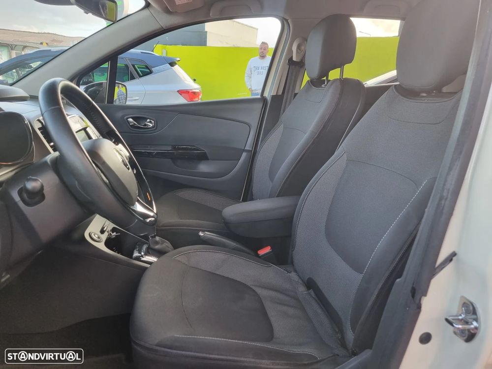 Renault Captur 1.2 TCe Exclusive EDC - 26
