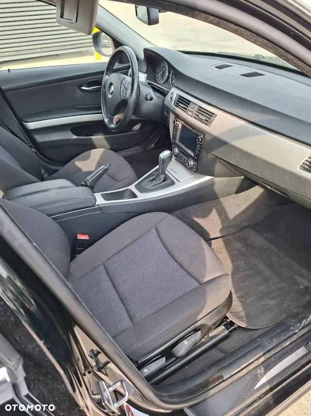 BMW Seria 3 318i - 12