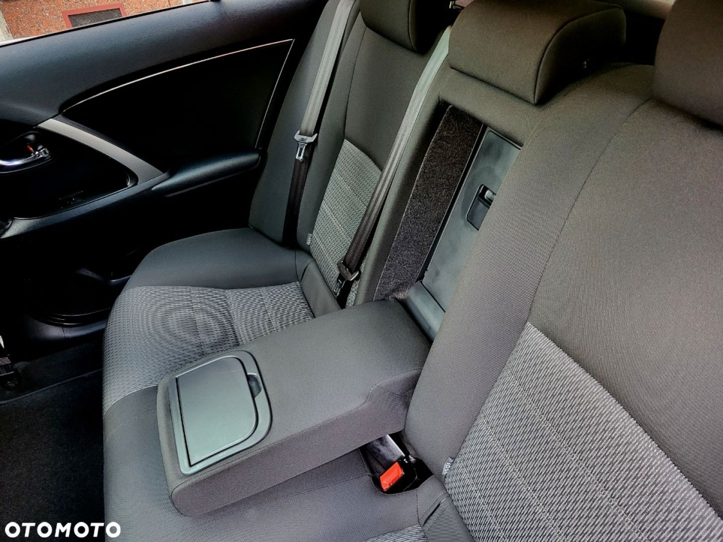Toyota Avensis - 25
