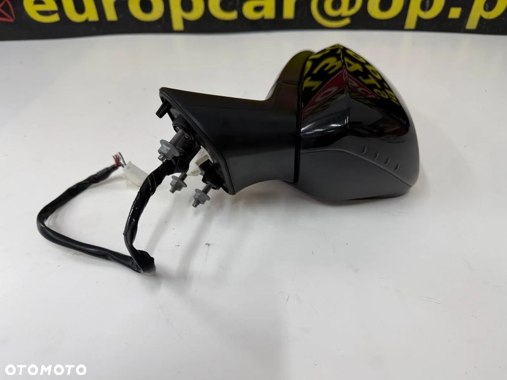 TOYOTA COROLLA XII E21 19-24 LUSTERKO PRAWE 8 PIN SKŁADANE KOLOR 209 - 4