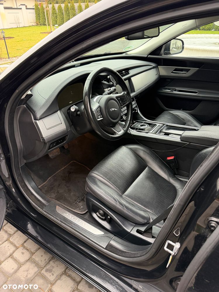 Jaguar XF 2.0 i4D AWD Portfolio - 8