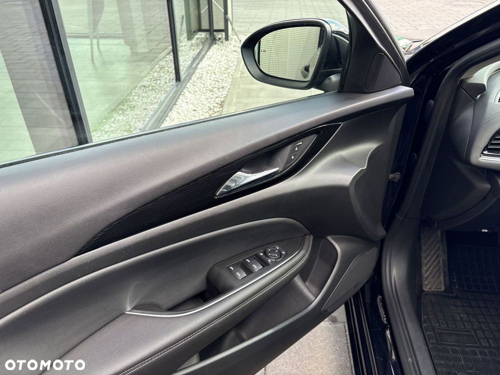 Opel Insignia - 10