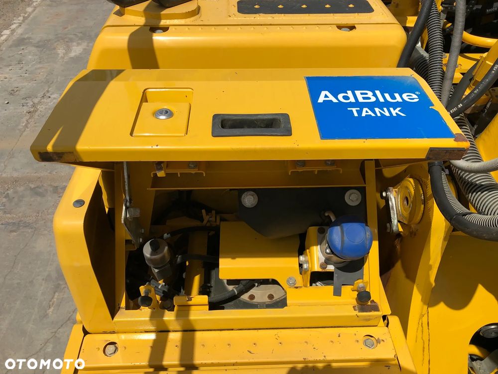 Komatsu PC210LC-11 - 24
