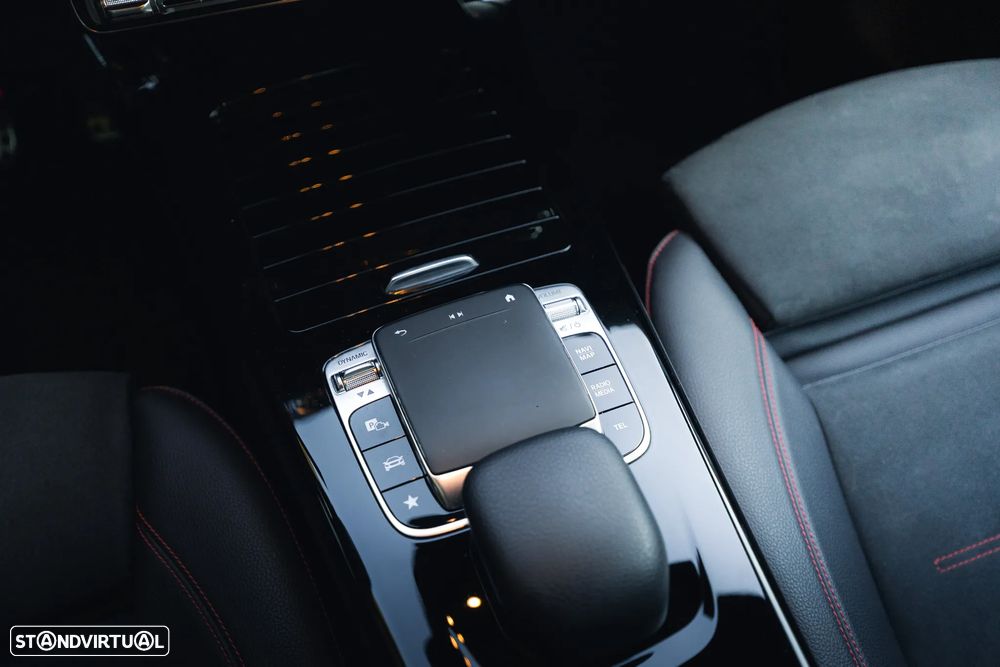 Mercedes-Benz CLA 200 AMG Line Aut. - 24