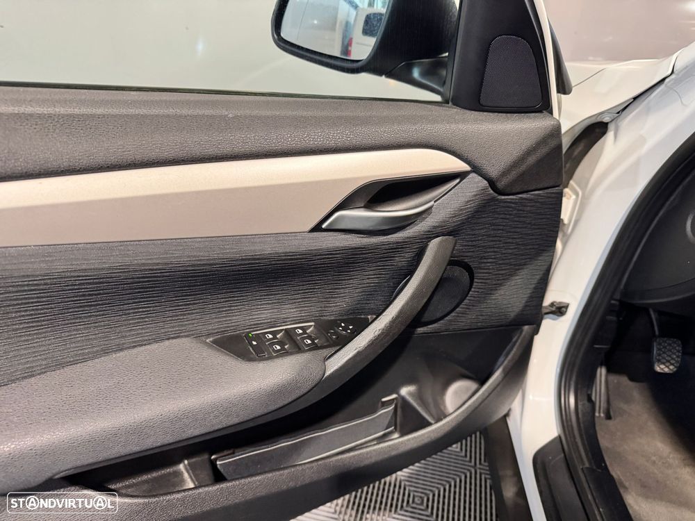 BMW X1 16 d sDrive Line Sport - 33