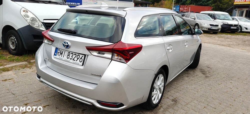 Toyota Auris Hybrid 135 Premium - 4