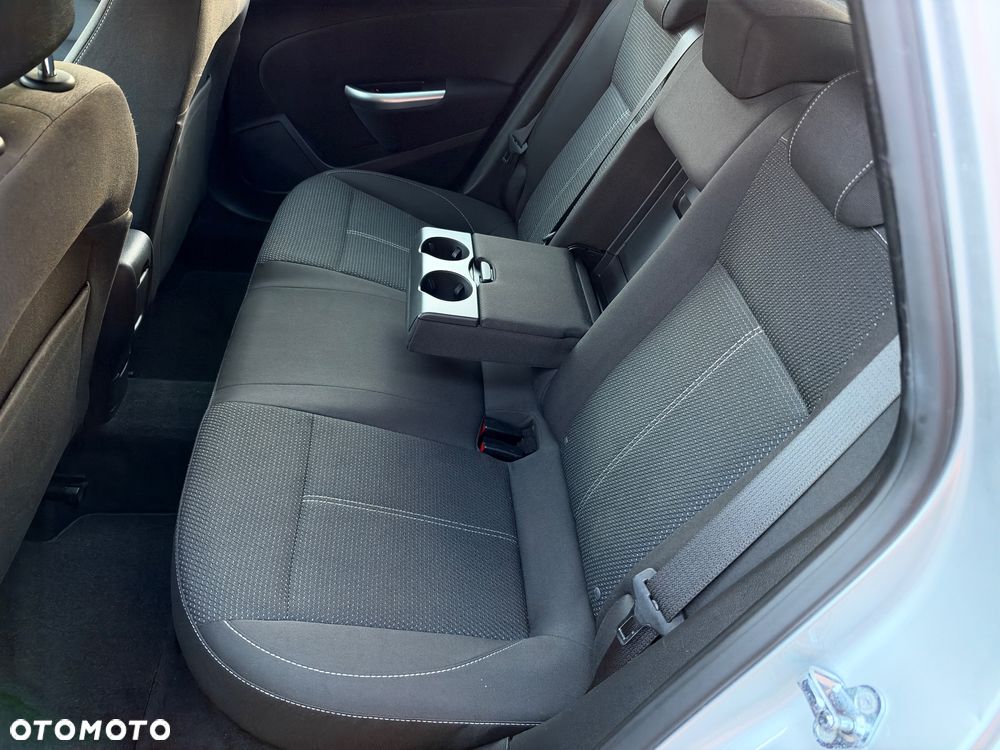 Opel Astra 1.6 T Cosmo - 12