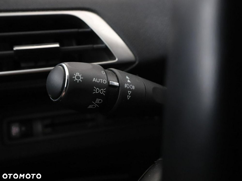 Peugeot 3008 1.2 PureTech Allure - 35
