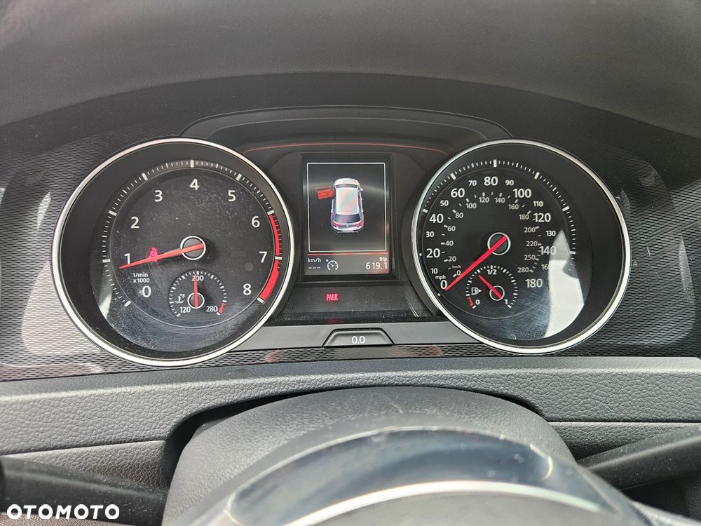 Volkswagen Golf - 24