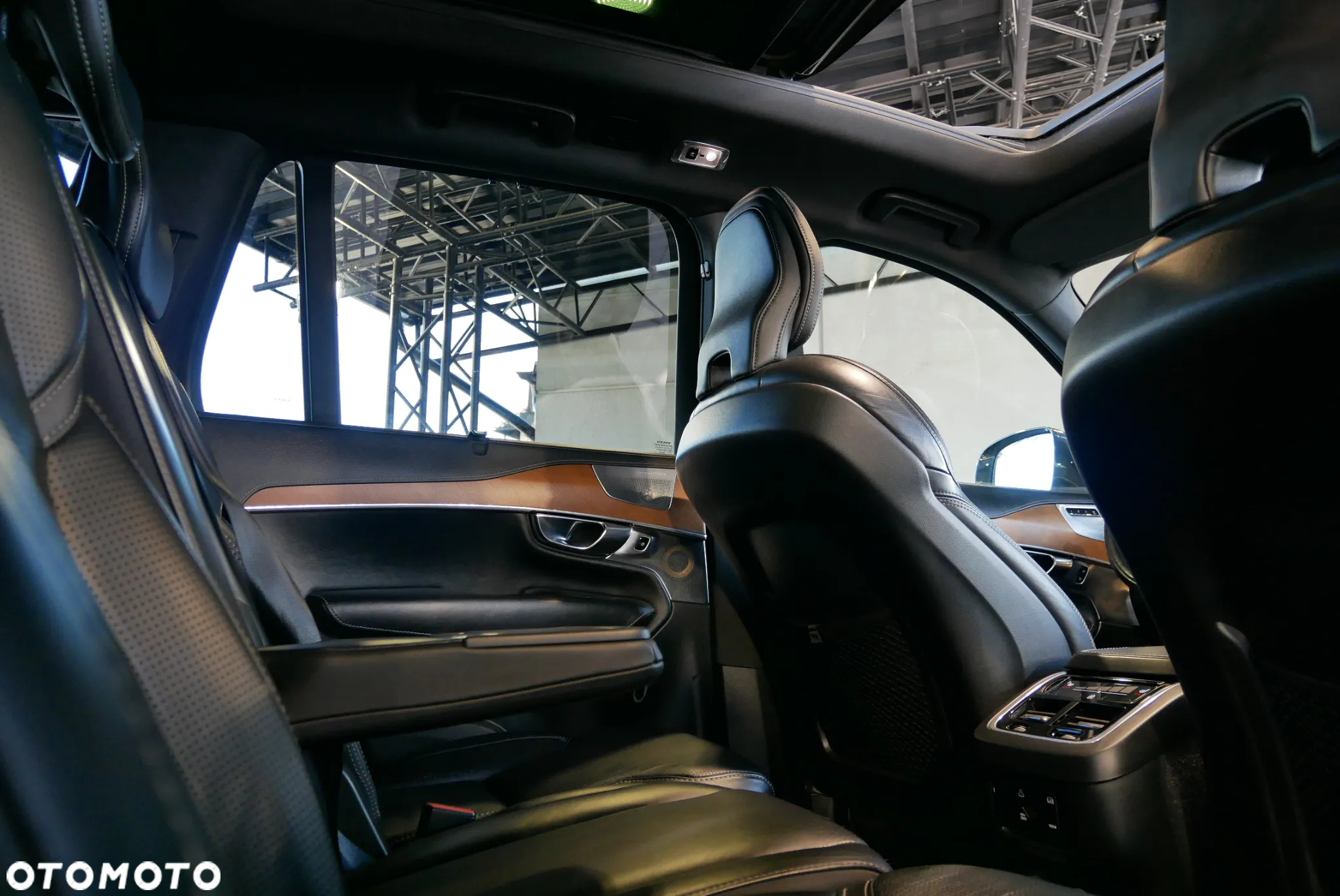 Volvo XC 90 D5 AWD Momentum 7os - 30