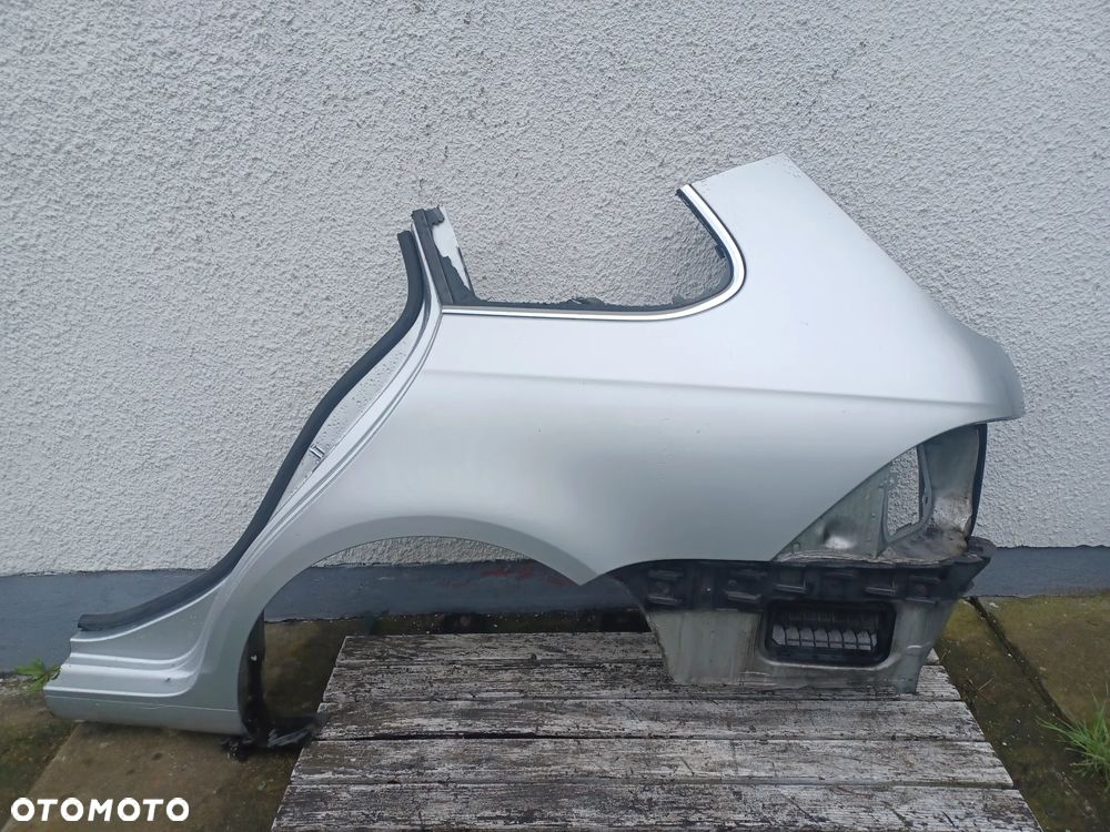 ĆWIARTKA BŁOTNIK LEWY TYŁ GOLF VI KOMBI - 1