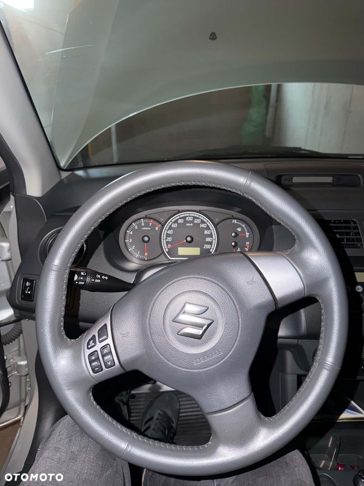 Suzuki Swift - 14