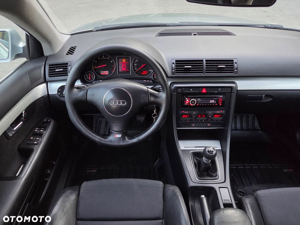 Audi A4 Limousine 2.4 - 19