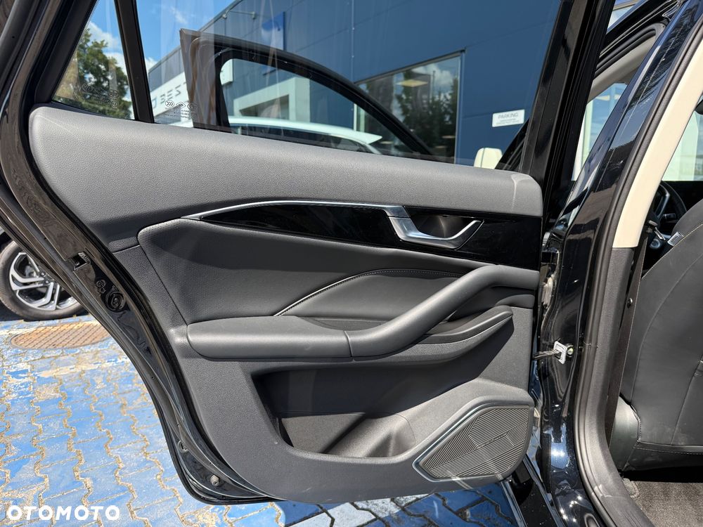 Bestune B70 2.0T Elegance - 18
