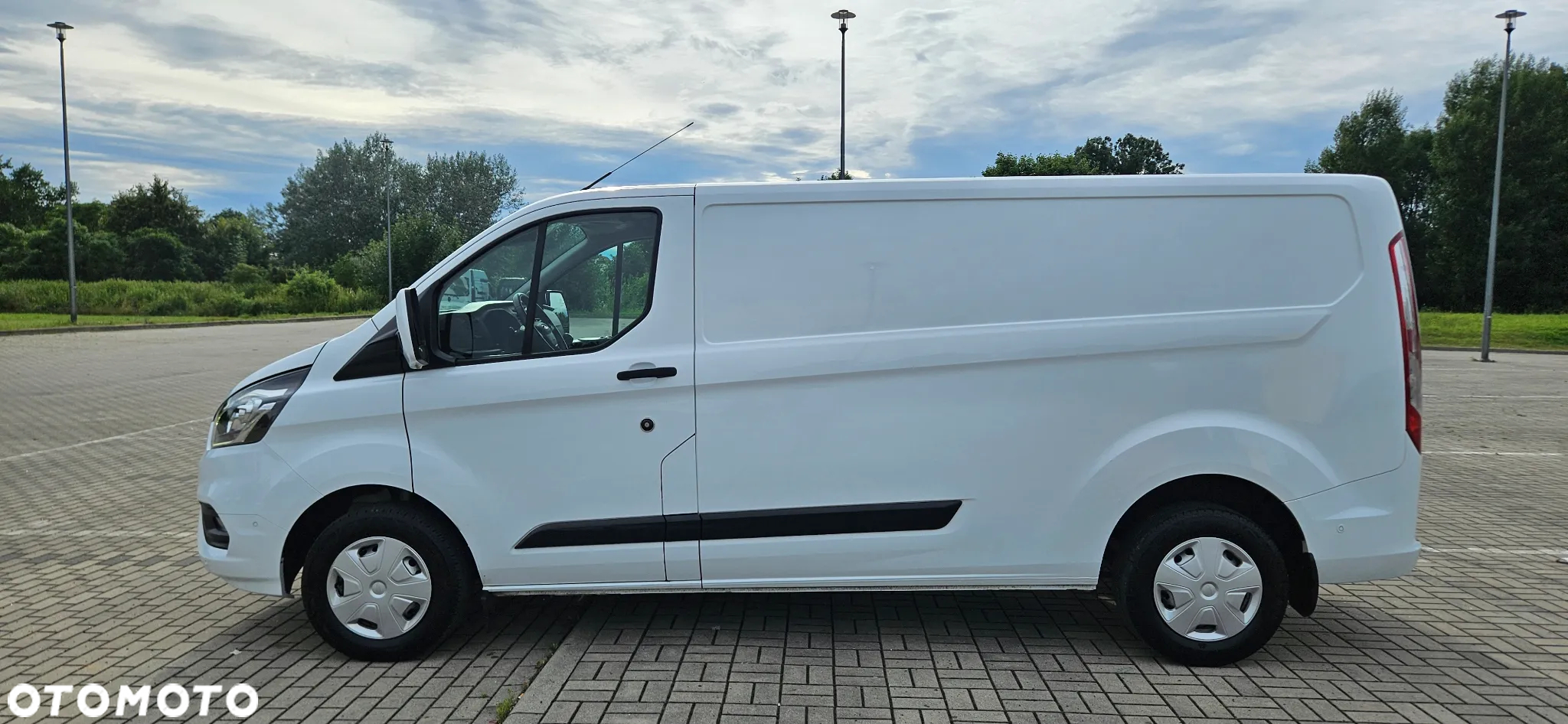Ford TRANSIT CUSTOM - 17