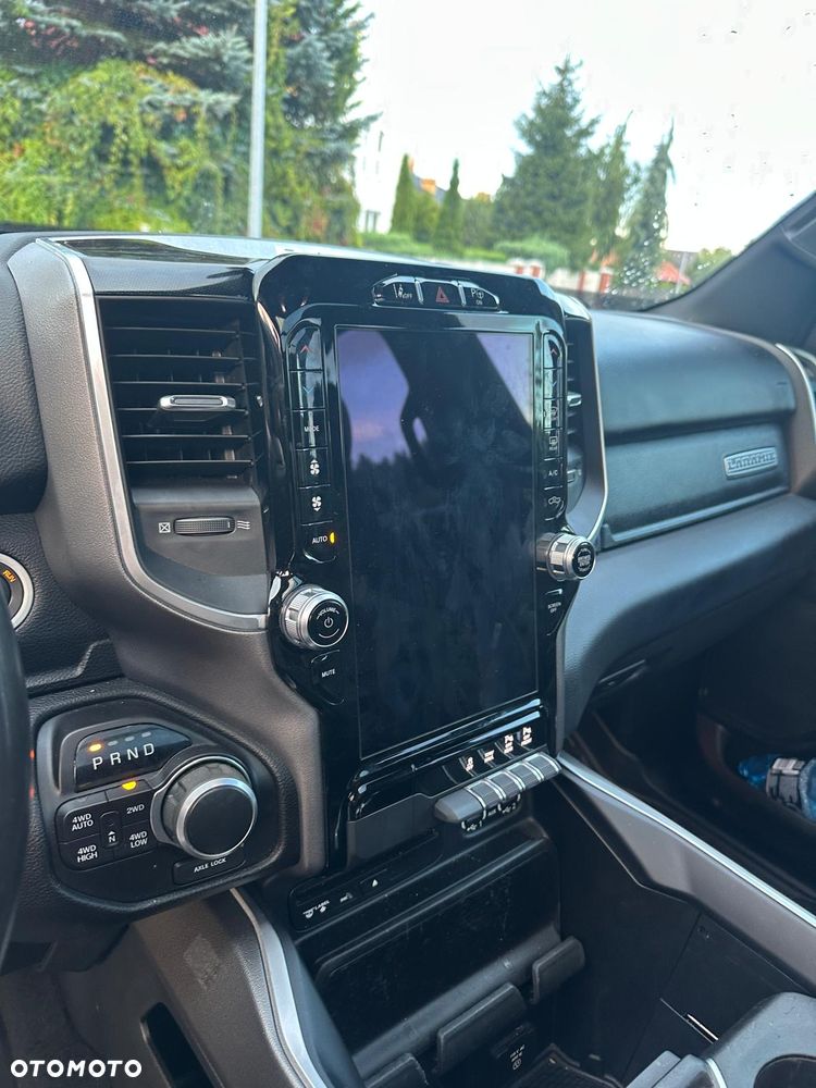 RAM 1500 5.7 Crew Cab Bighorn - 12