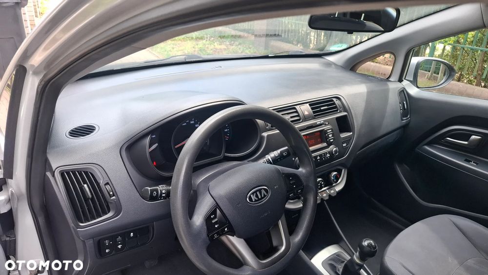 Kia Rio 1.2 Dream Team Edition - 6