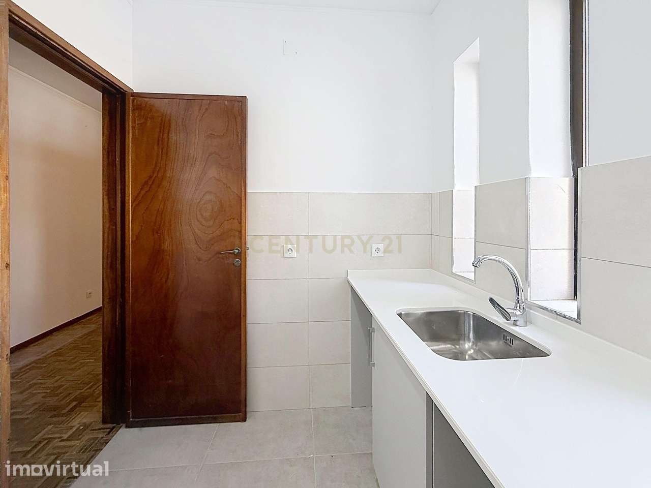 T1+1 Renovado no Centro da Nazaré | Pronto a Habitar | 225.000€ - Grande imagem: 4/16