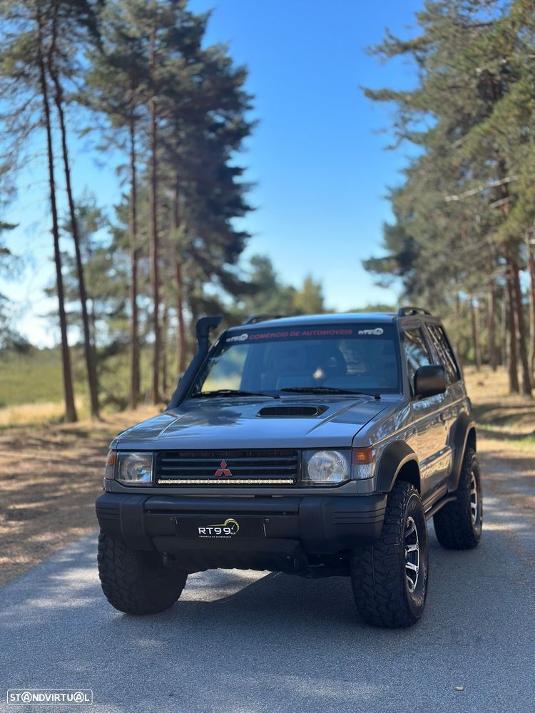 Mitsubishi Pajero 2.5 TDi GLX - 10