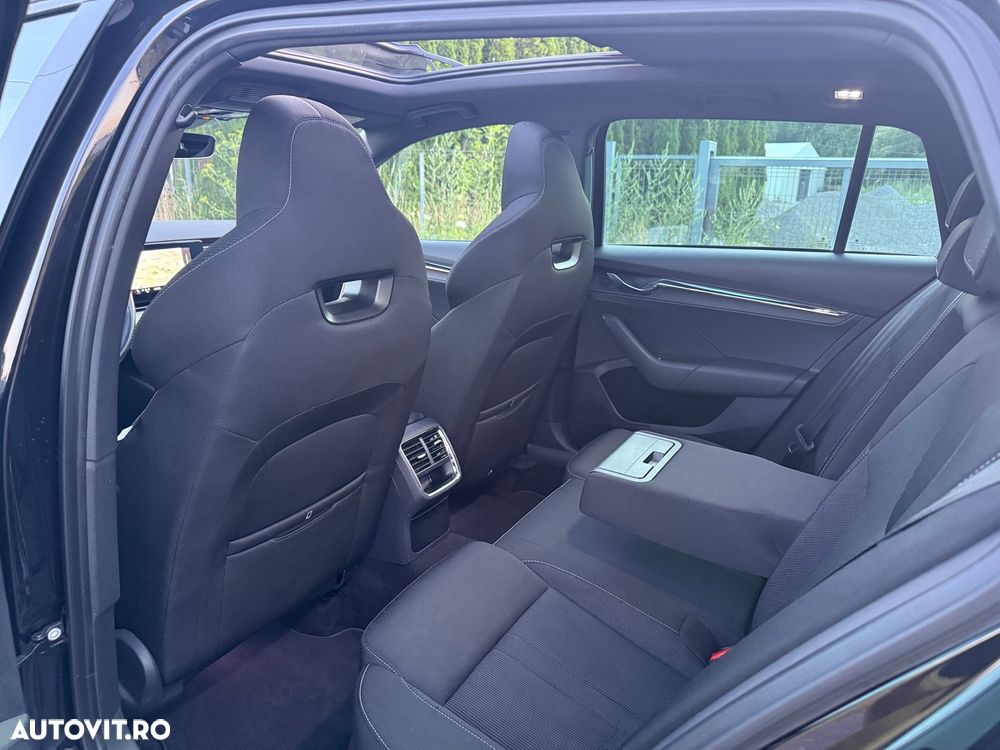 Skoda Octavia 2.0 TDI DSG Sportline - 8