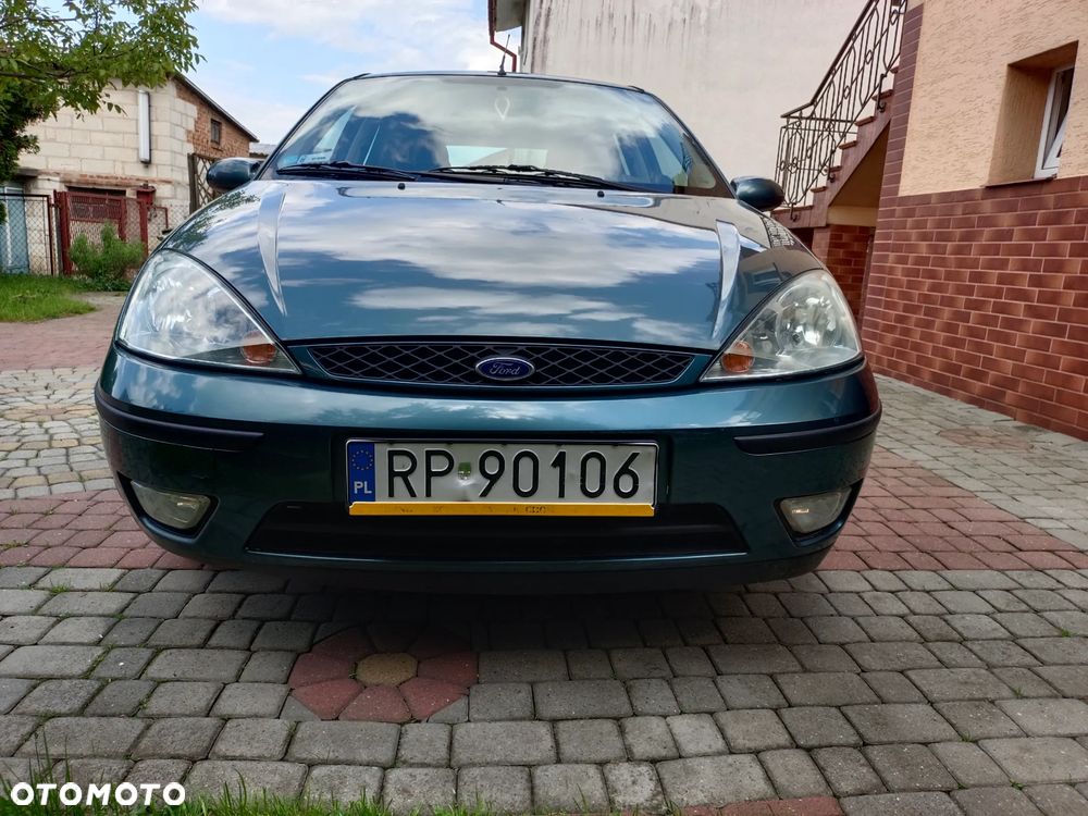 Ford Focus Ghia - 1