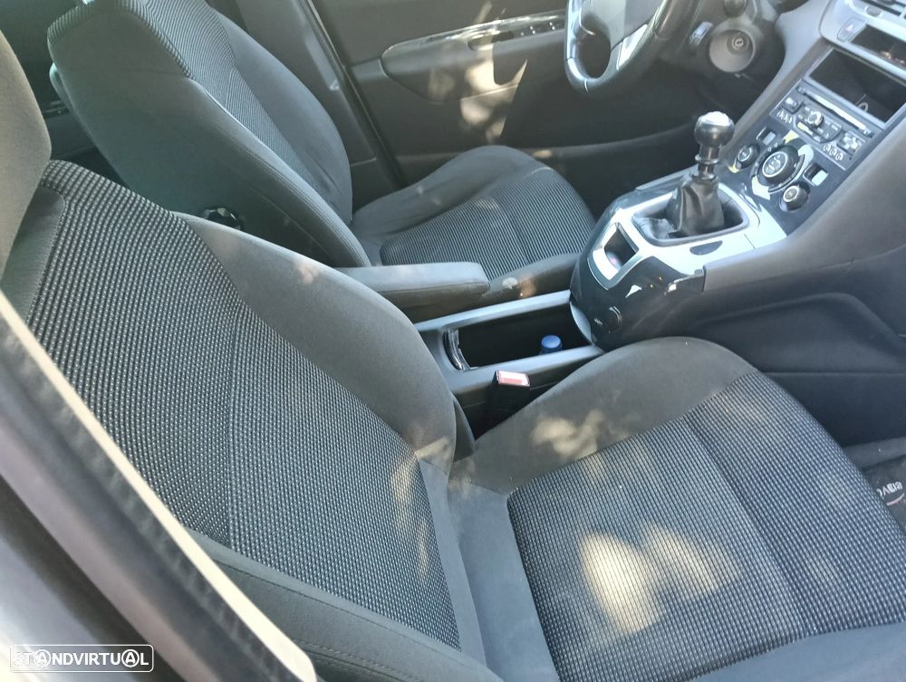 Peugeot 5008 1.6 HDi 7L SE Style - 13