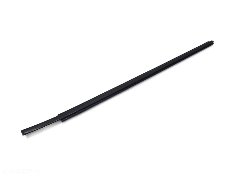 LISTWA ZGARNIAJĄCA PRAWY PRZÓD SWIFT IV LIFT - 1