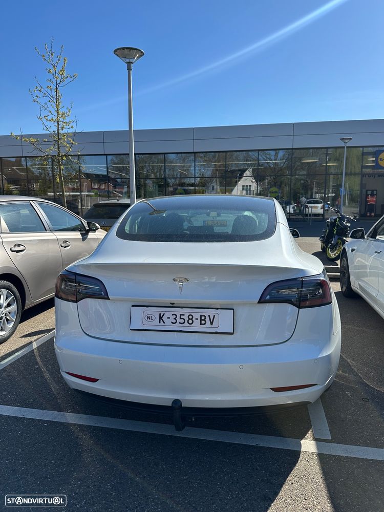 Tesla Model 3 - 6