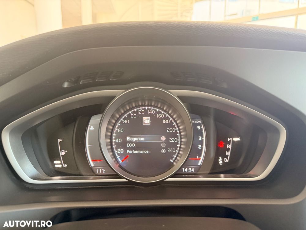 Volvo V40 D3 Geartronic Momentum - 13