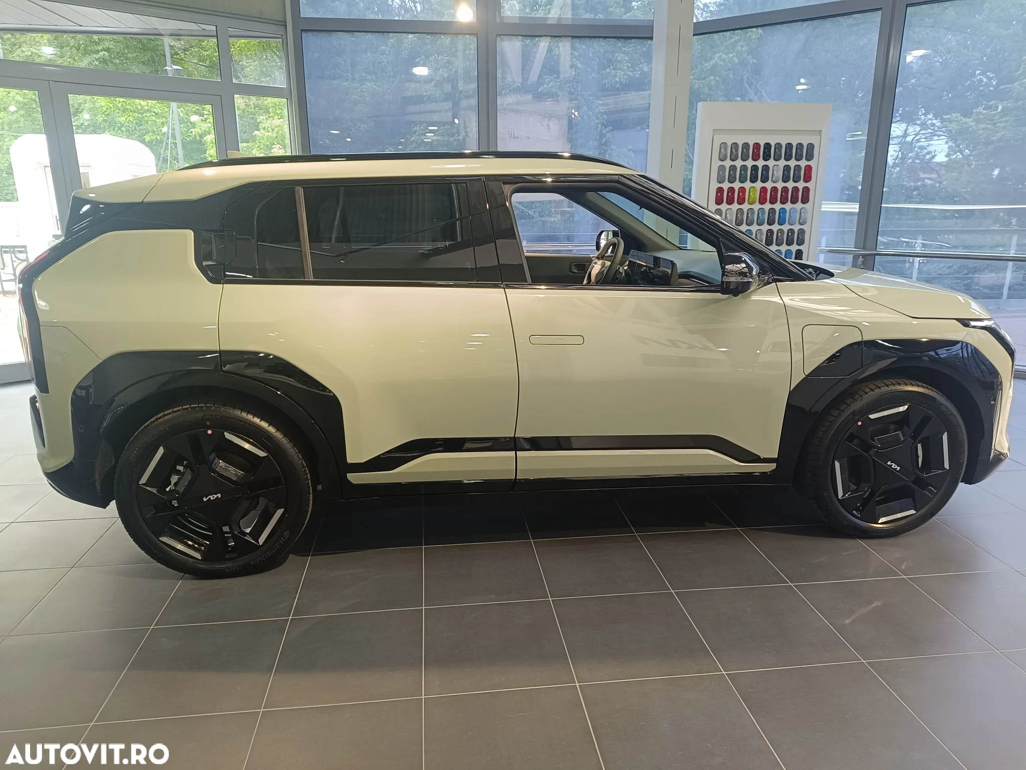 Kia EV3 81.4 kWh 4x2 AT GT Line - 9