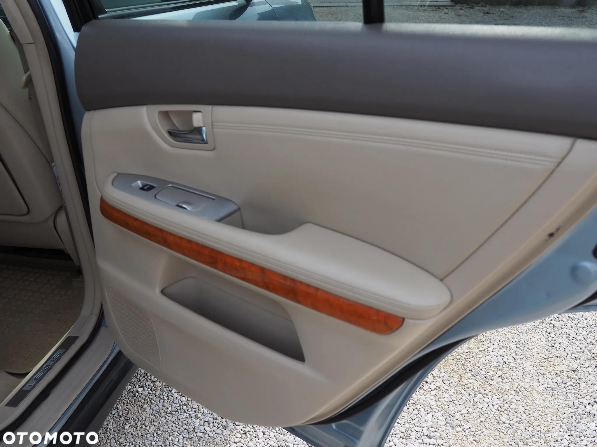 Lexus RX - 21