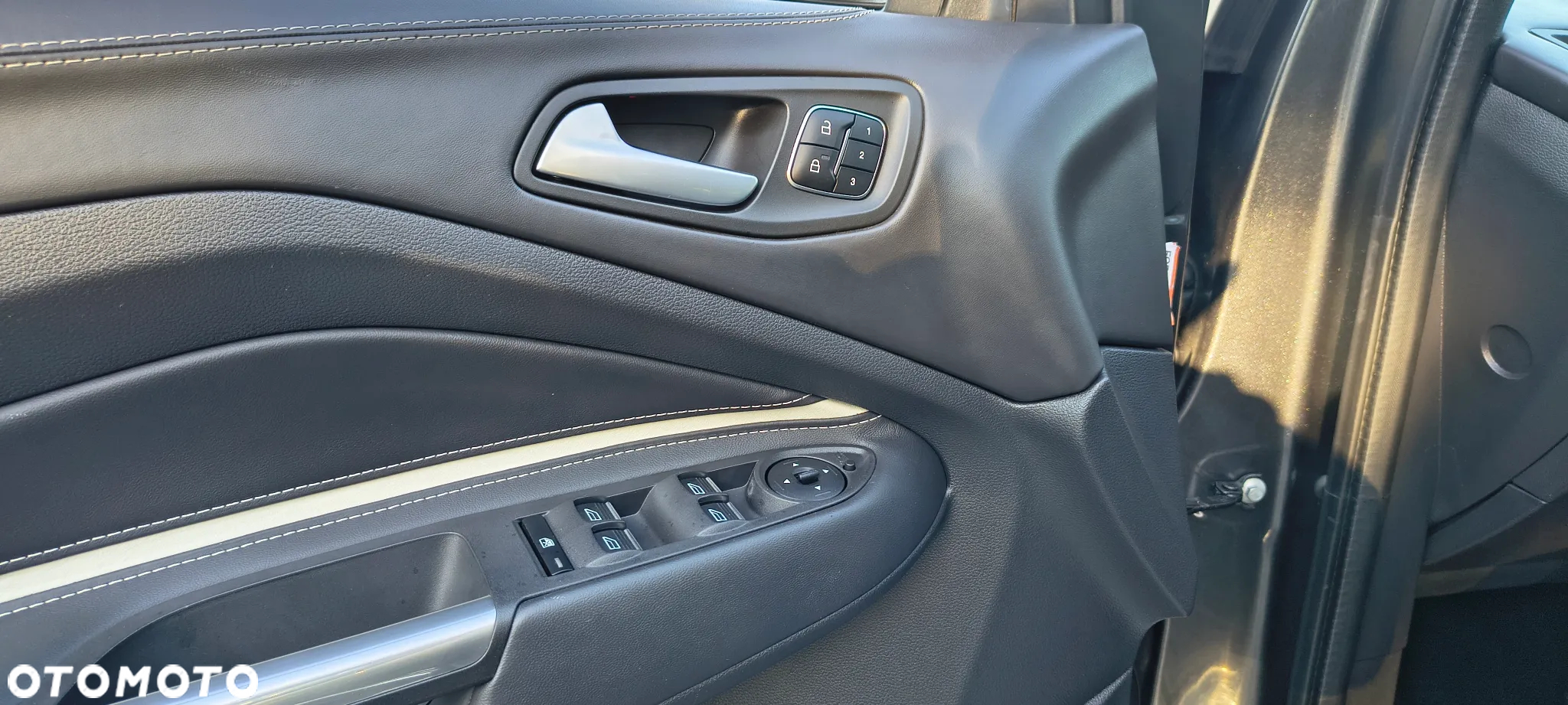 Ford Kuga 1.5 EcoBoost 2x4 Vignale - 10