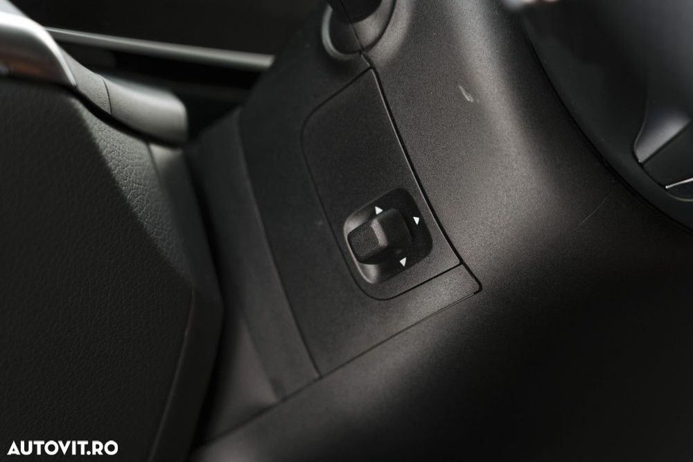 Mercedes-Benz GLC - 32