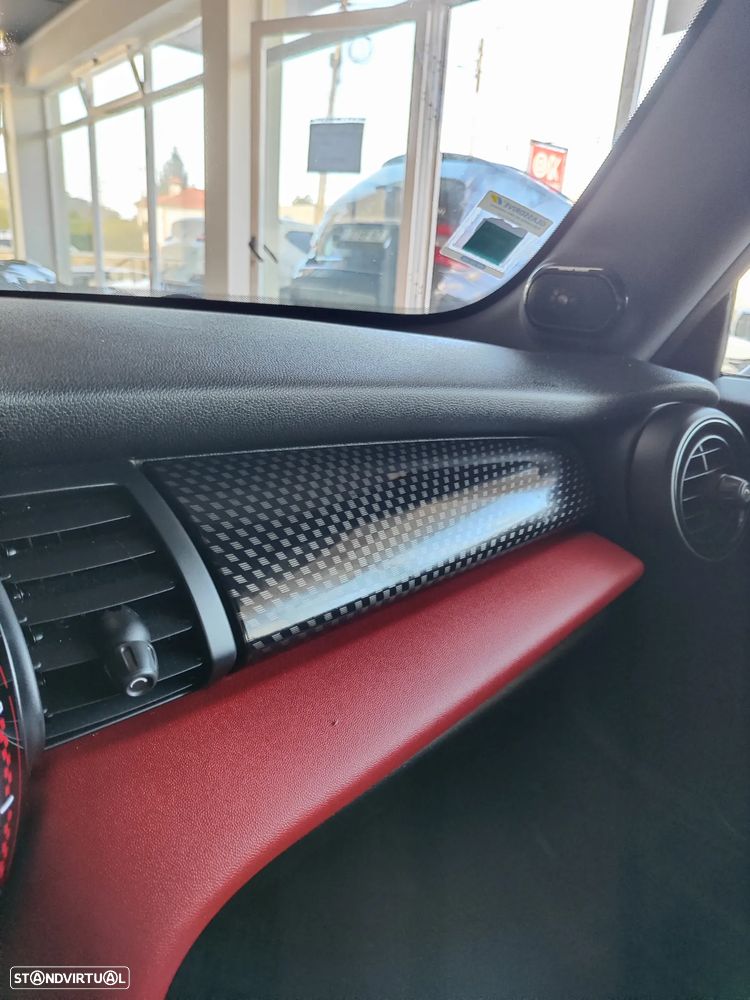 MINI 3 Portas John Cooper Works - 36